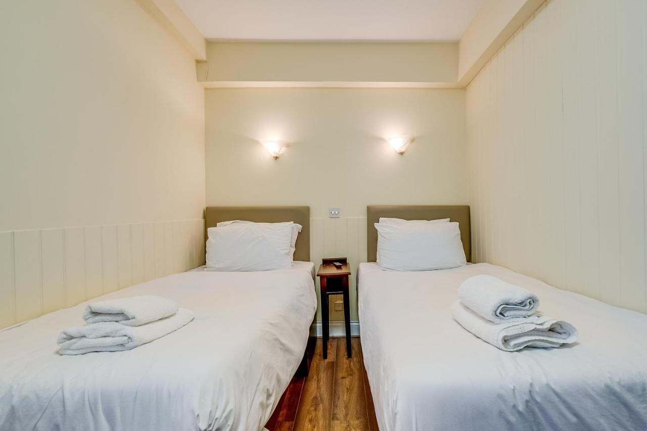 Astoria Hotel Лондон Екстер'єр фото